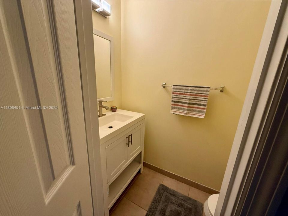 Recently Rented: $4,800 (4 beds, 2 baths, 2339 Square Feet)