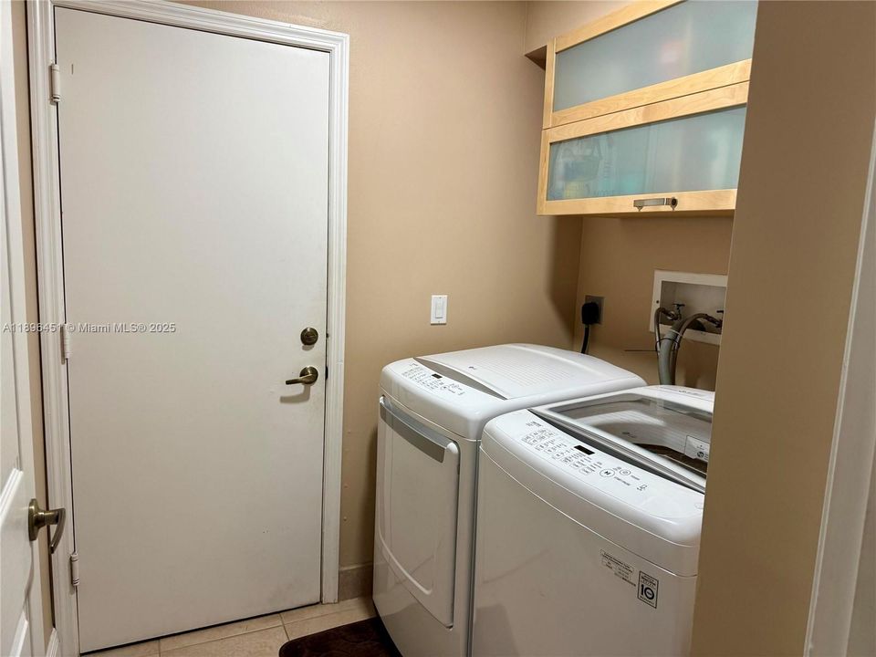 Recently Rented: $4,800 (4 beds, 2 baths, 2339 Square Feet)