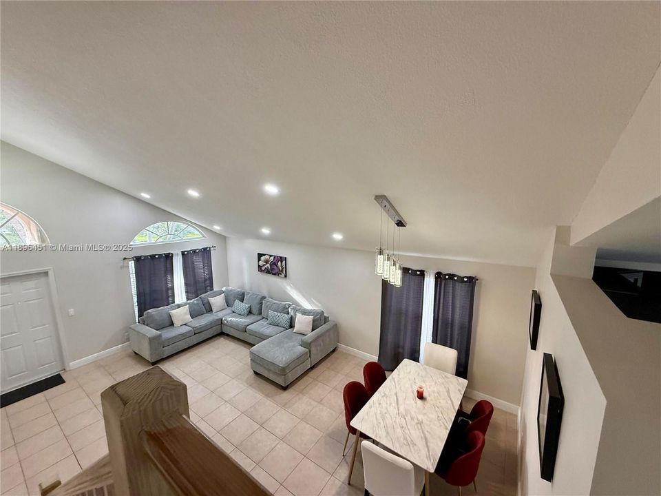 Recently Rented: $4,800 (4 beds, 2 baths, 2339 Square Feet)