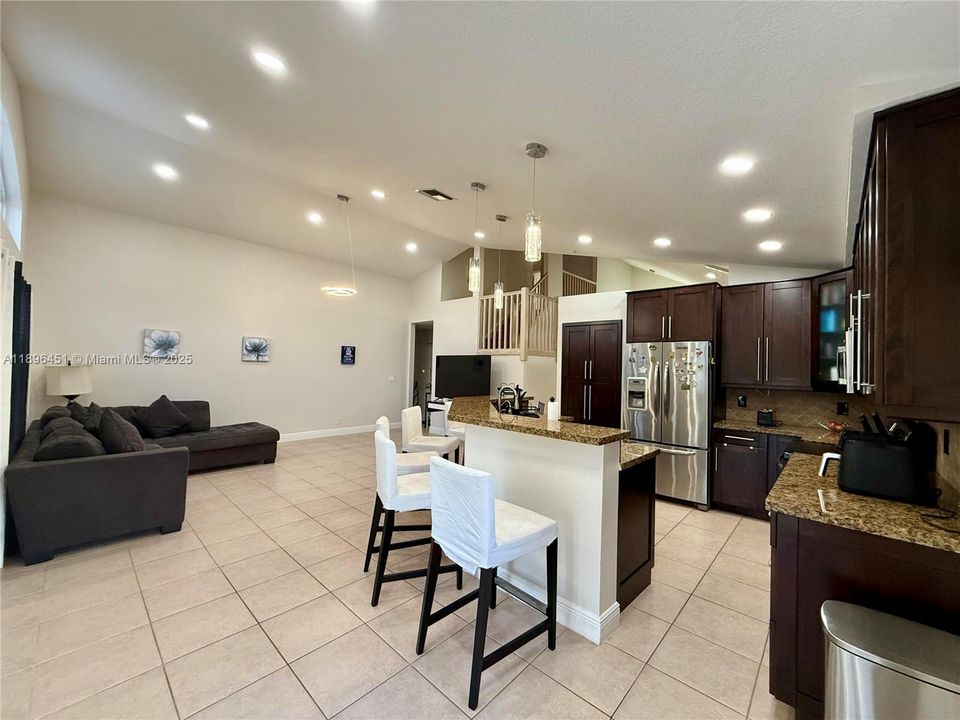 Recently Rented: $4,800 (4 beds, 2 baths, 2339 Square Feet)