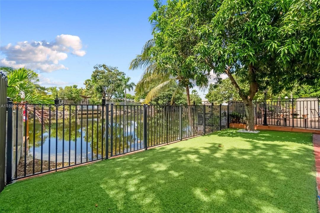 合同活跃: $495,000 (3 贝兹, 2 浴室, 1190 平方英尺)