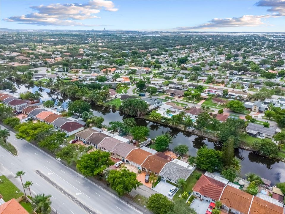 合同活跃: $495,000 (3 贝兹, 2 浴室, 1190 平方英尺)