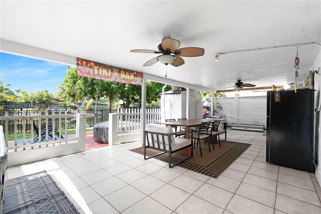 合同活跃: $495,000 (3 贝兹, 2 浴室, 1190 平方英尺)