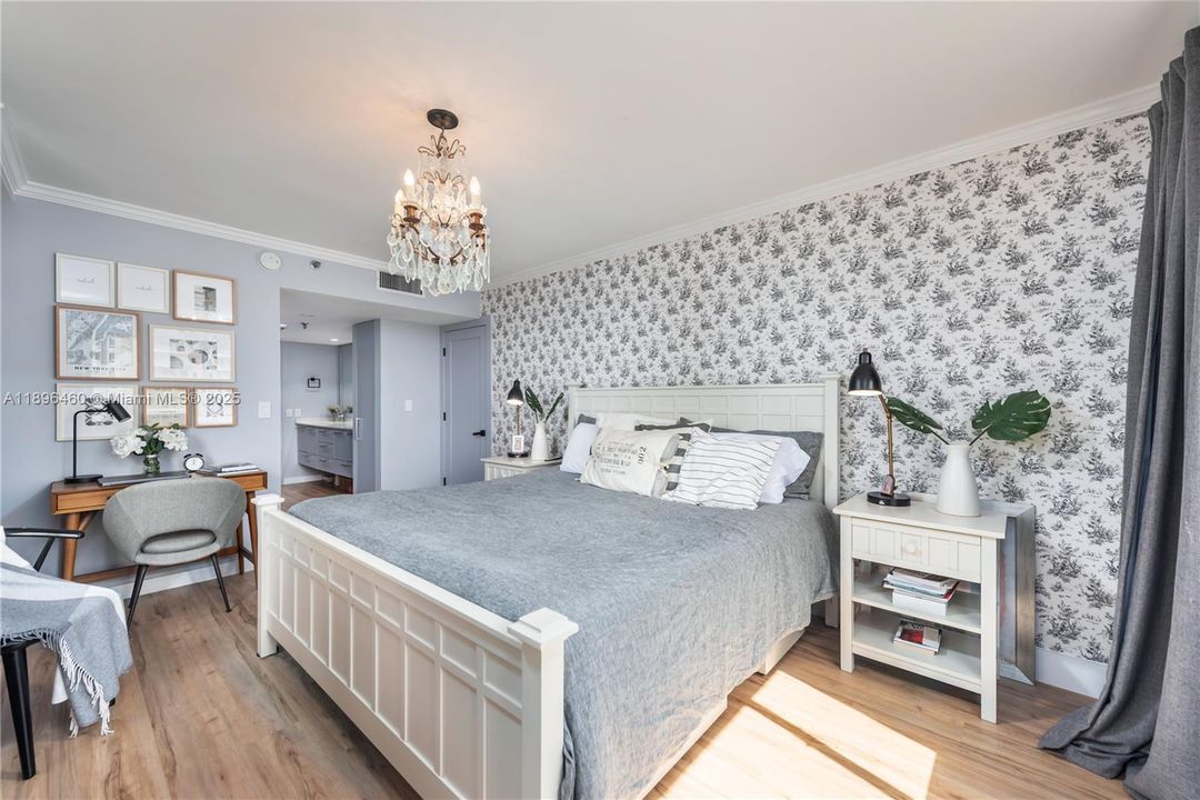 For Sale: $1,050,000 (3 beds, 2 baths, 1518 Square Feet)