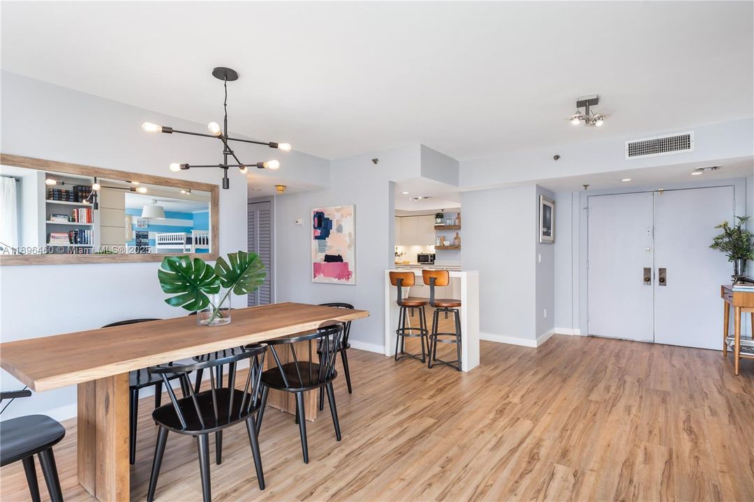 For Sale: $1,050,000 (3 beds, 2 baths, 1518 Square Feet)