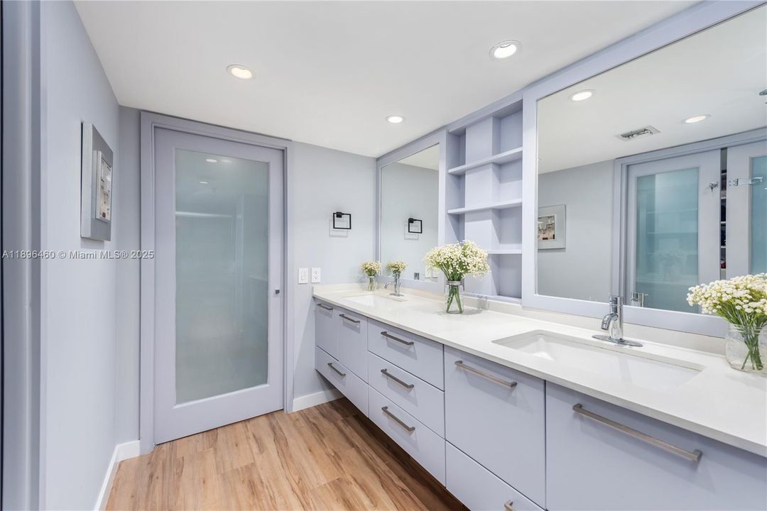 For Sale: $1,050,000 (3 beds, 2 baths, 1518 Square Feet)