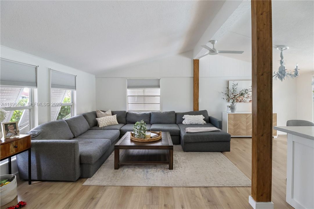 For Sale: $589,000 (3 beds, 2 baths, 1236 Square Feet)