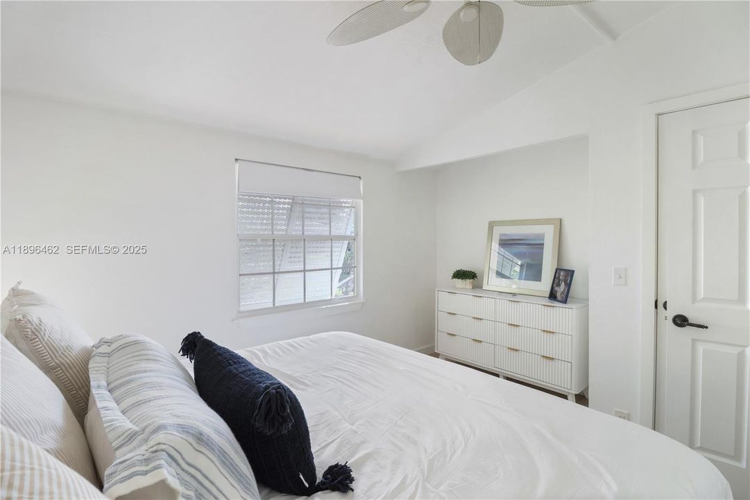 For Sale: $589,000 (3 beds, 2 baths, 1236 Square Feet)