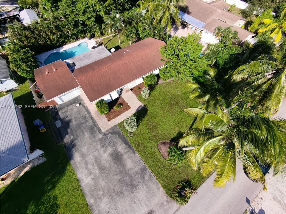 For Sale: $589,000 (3 beds, 2 baths, 1236 Square Feet)