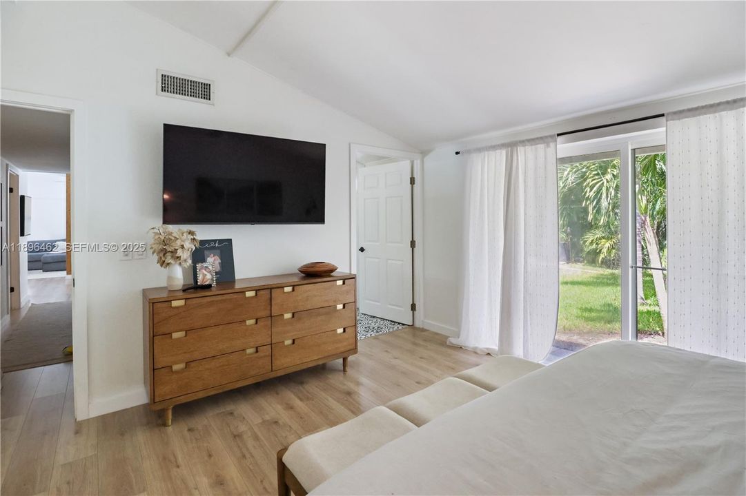 For Sale: $589,000 (3 beds, 2 baths, 1236 Square Feet)