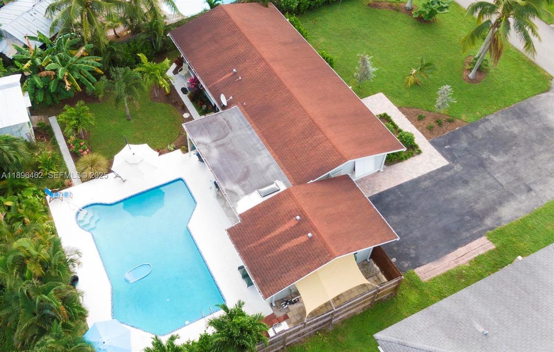 For Sale: $589,000 (3 beds, 2 baths, 1236 Square Feet)