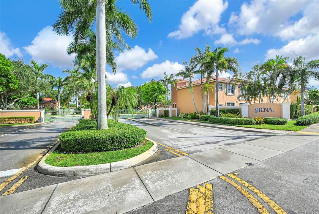 合同活跃: $395,000 (2 贝兹, 2 浴室, 1410 平方英尺)