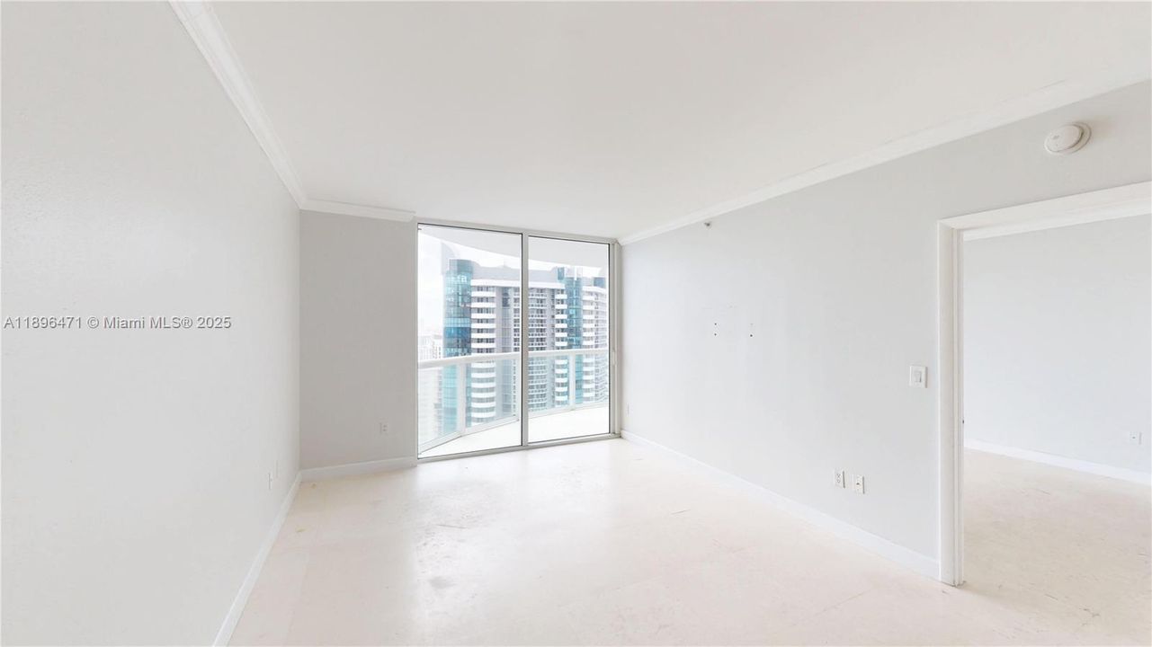 Recently Rented: $3,900 (1 beds, 1 baths, 808 Square Feet)