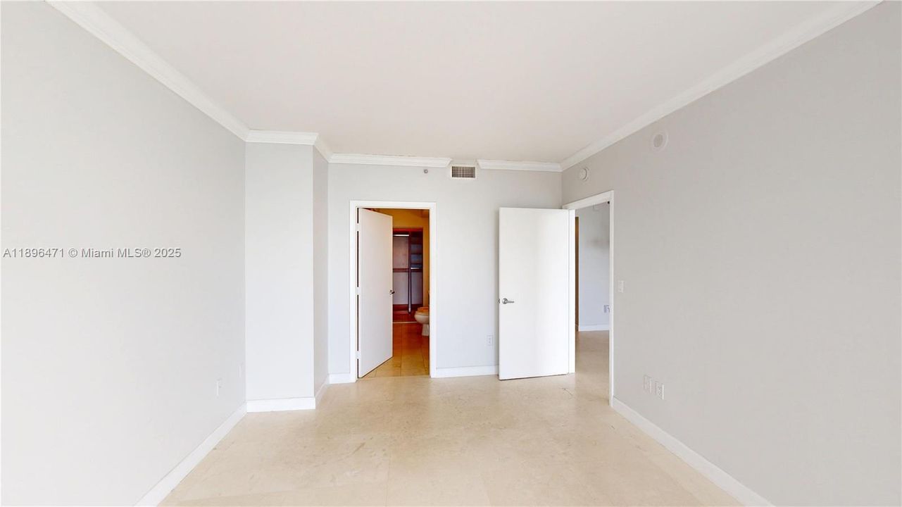 Recently Rented: $3,900 (1 beds, 1 baths, 808 Square Feet)