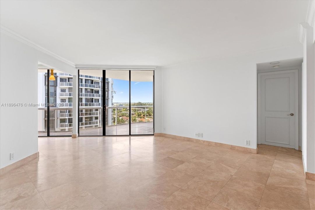 Active With Contract: $4,000 (3 beds, 2 baths, 1350 Square Feet)