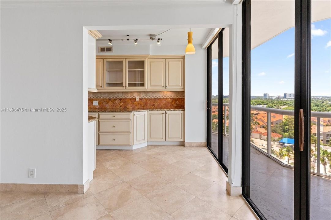 Active With Contract: $4,000 (3 beds, 2 baths, 1350 Square Feet)