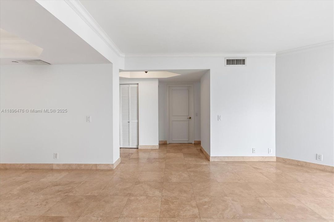 Active With Contract: $4,000 (3 beds, 2 baths, 1350 Square Feet)