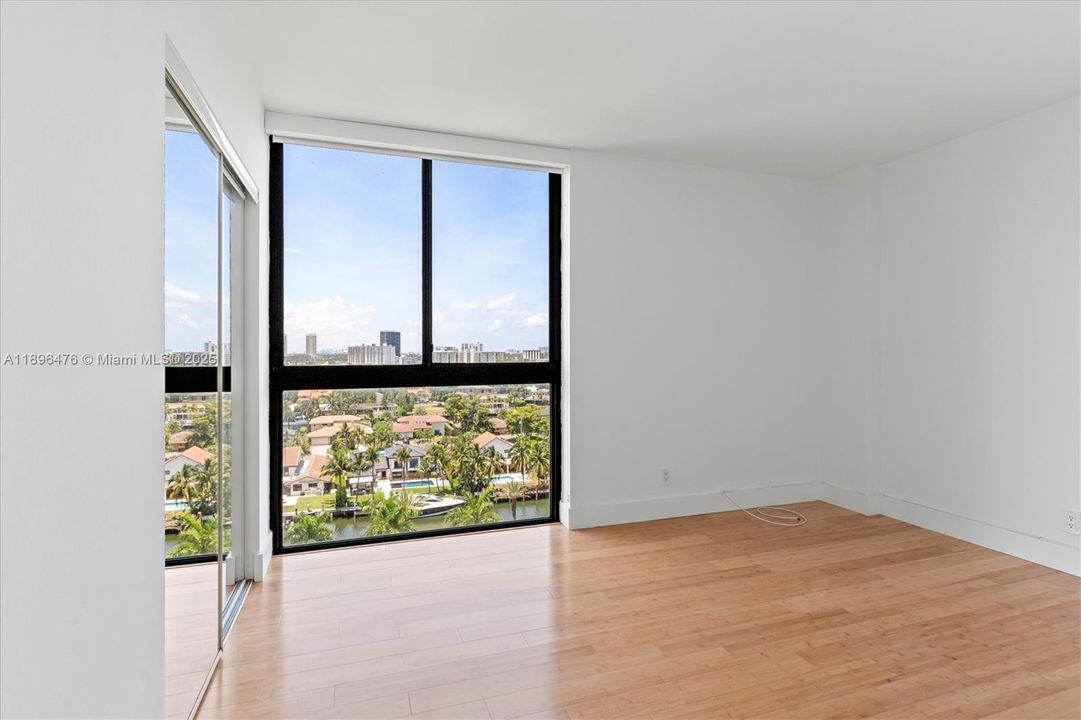 Active With Contract: $4,000 (3 beds, 2 baths, 1350 Square Feet)