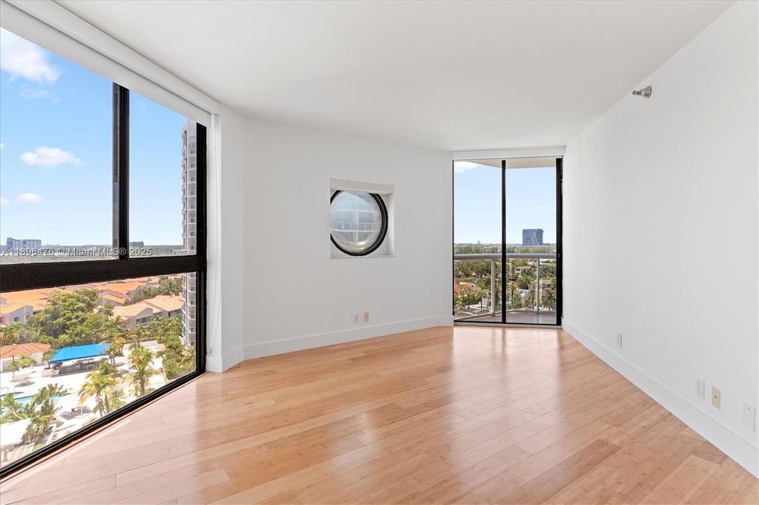 Active With Contract: $4,000 (3 beds, 2 baths, 1350 Square Feet)