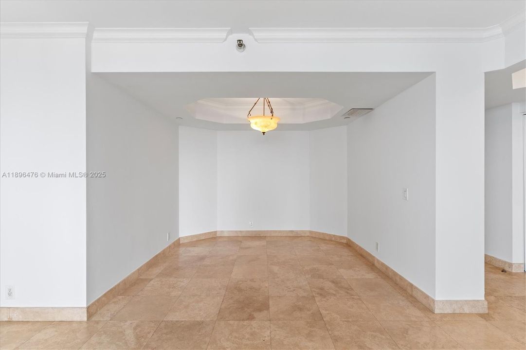 Active With Contract: $4,000 (3 beds, 2 baths, 1350 Square Feet)