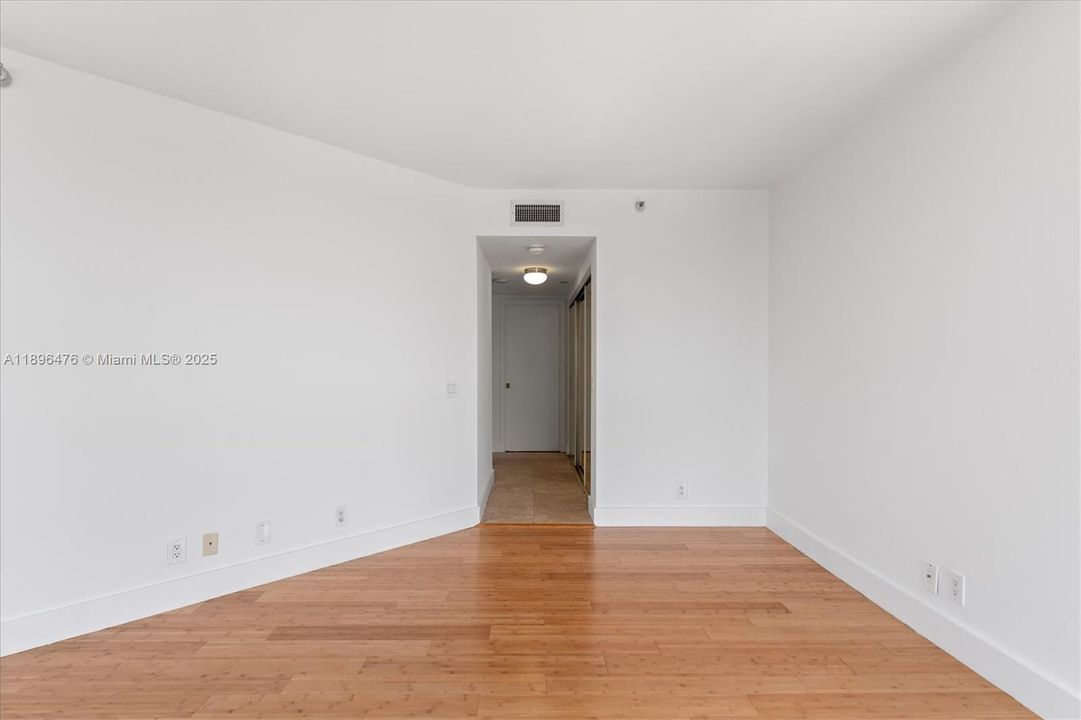 Active With Contract: $4,000 (3 beds, 2 baths, 1350 Square Feet)
