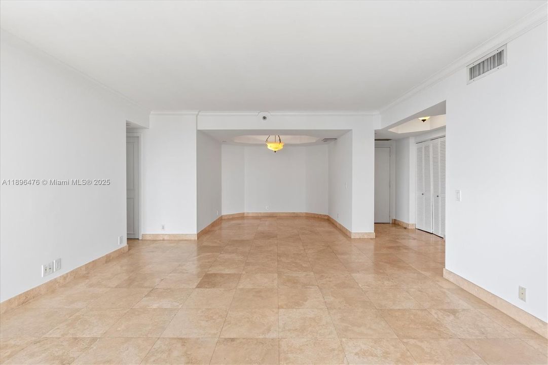 Active With Contract: $4,000 (3 beds, 2 baths, 1350 Square Feet)