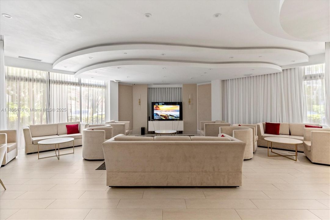 Active With Contract: $4,000 (3 beds, 2 baths, 1350 Square Feet)