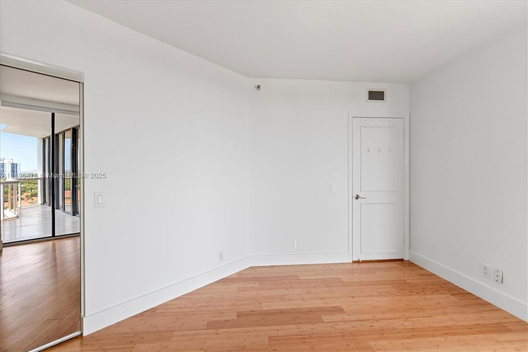 Active With Contract: $4,000 (3 beds, 2 baths, 1350 Square Feet)