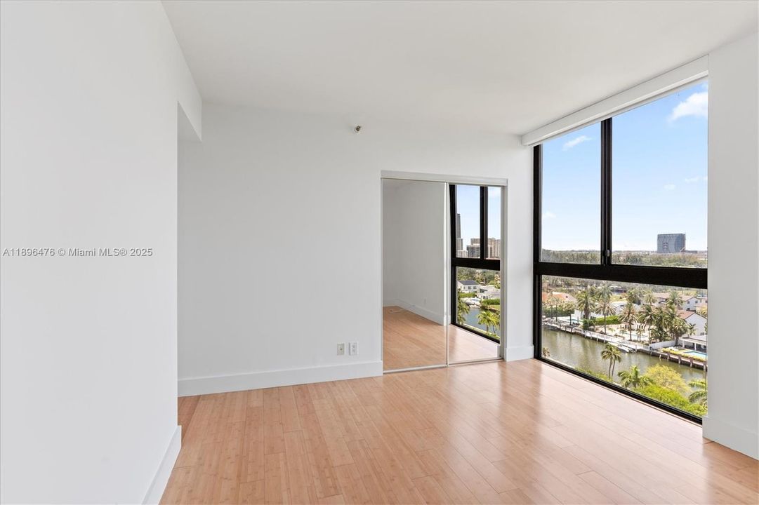 Active With Contract: $4,000 (3 beds, 2 baths, 1350 Square Feet)