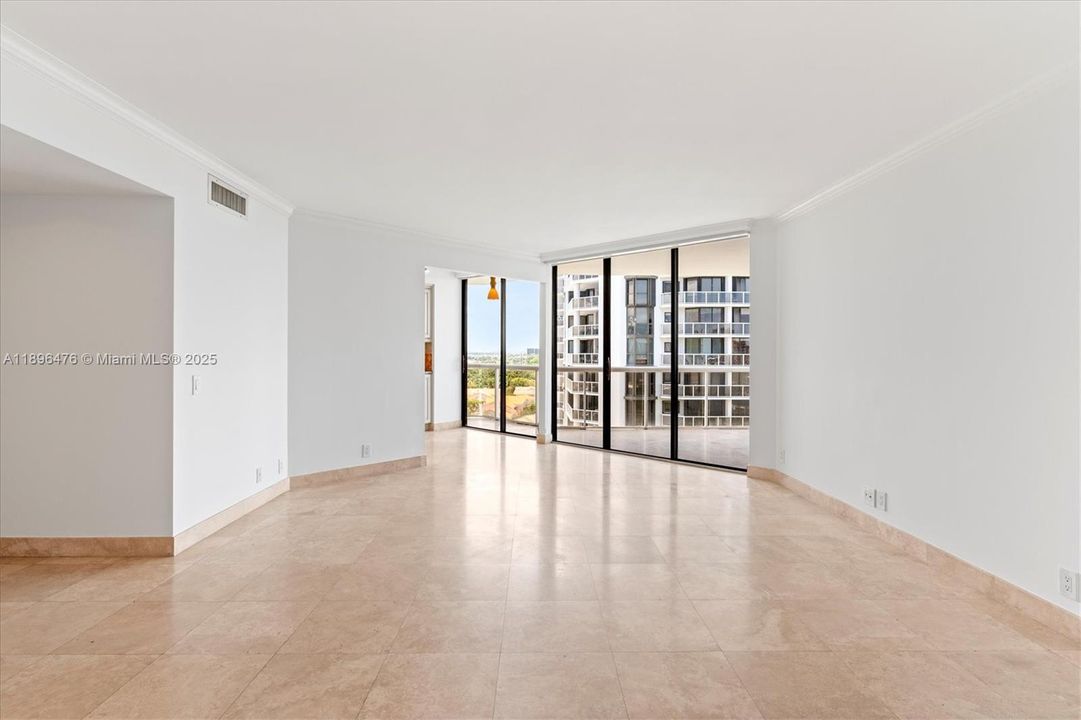 Active With Contract: $4,000 (3 beds, 2 baths, 1350 Square Feet)