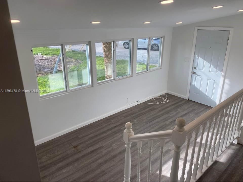 На продажу: $89,900 (2 спален, 2 ванн, 850 Квадратных фут)