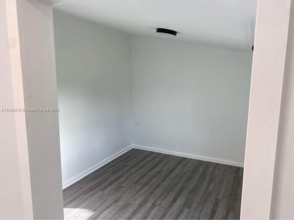 На продажу: $89,900 (2 спален, 2 ванн, 850 Квадратных фут)