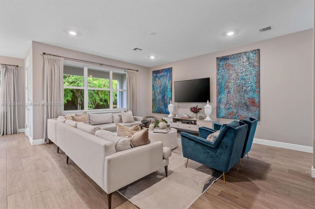 Active With Contract: $849,997 (3 beds, 2 baths, 2220 Square Feet)