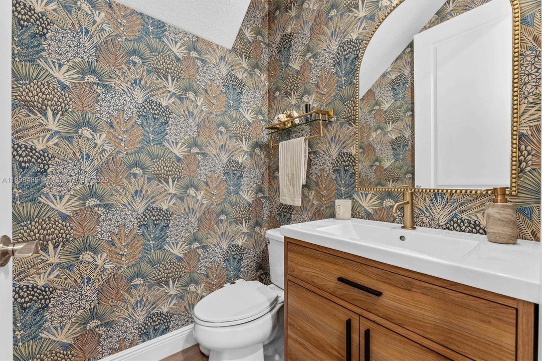 Active With Contract: $849,997 (3 beds, 2 baths, 2220 Square Feet)