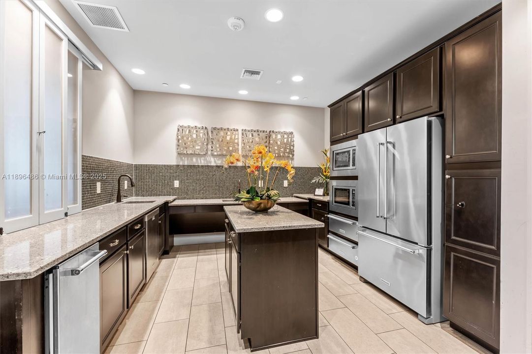 Active With Contract: $849,997 (3 beds, 2 baths, 2220 Square Feet)