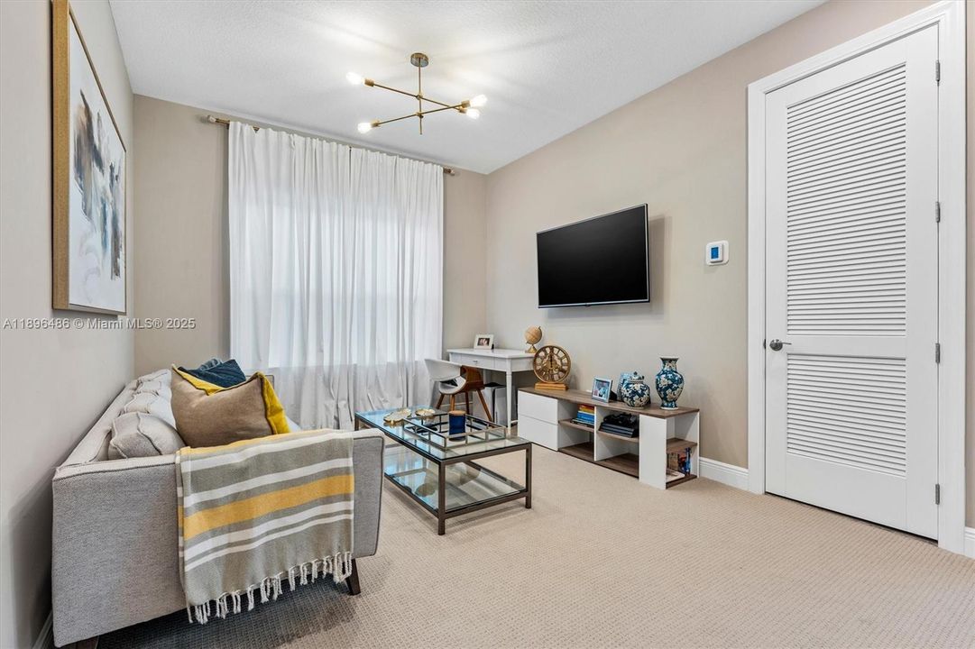 Active With Contract: $849,997 (3 beds, 2 baths, 2220 Square Feet)