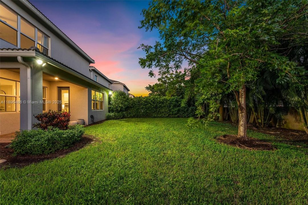 Active With Contract: $849,997 (3 beds, 2 baths, 2220 Square Feet)