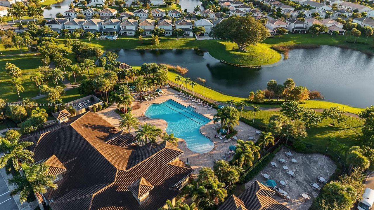 Active With Contract: $849,997 (3 beds, 2 baths, 2220 Square Feet)