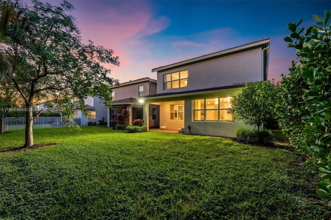 Active With Contract: $849,997 (3 beds, 2 baths, 2220 Square Feet)