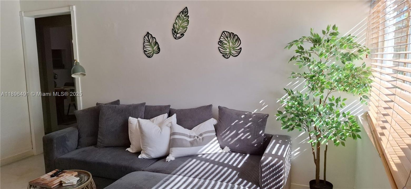 В аренду: $3,600 (3 спален, 1 ванн, 1794 Квадратных фут)