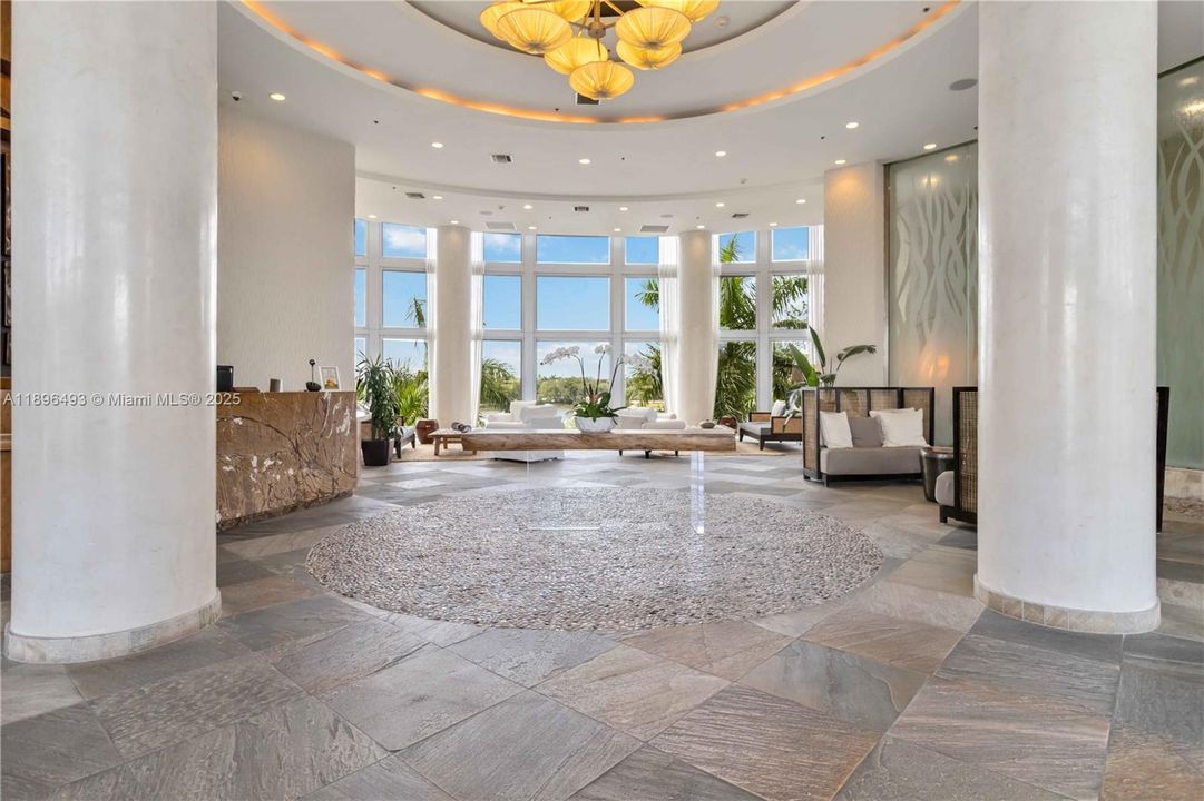 For Rent: $2,600 (2 beds, 2 baths, 1165 Square Feet)