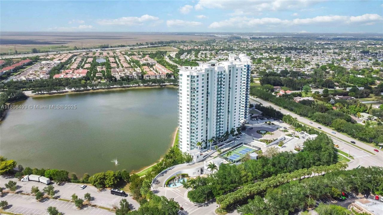 For Rent: $2,600 (2 beds, 2 baths, 1165 Square Feet)