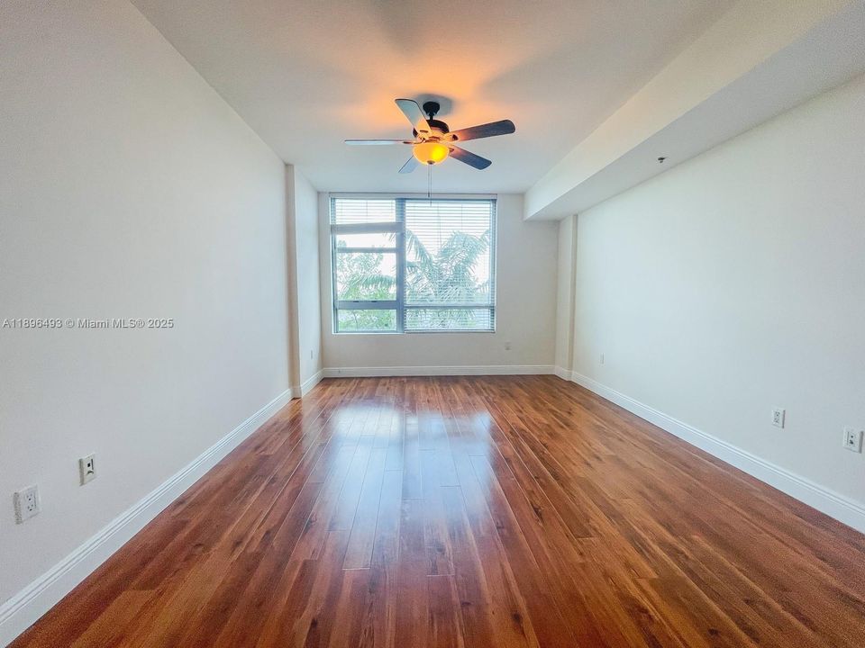 For Rent: $2,600 (2 beds, 2 baths, 1165 Square Feet)