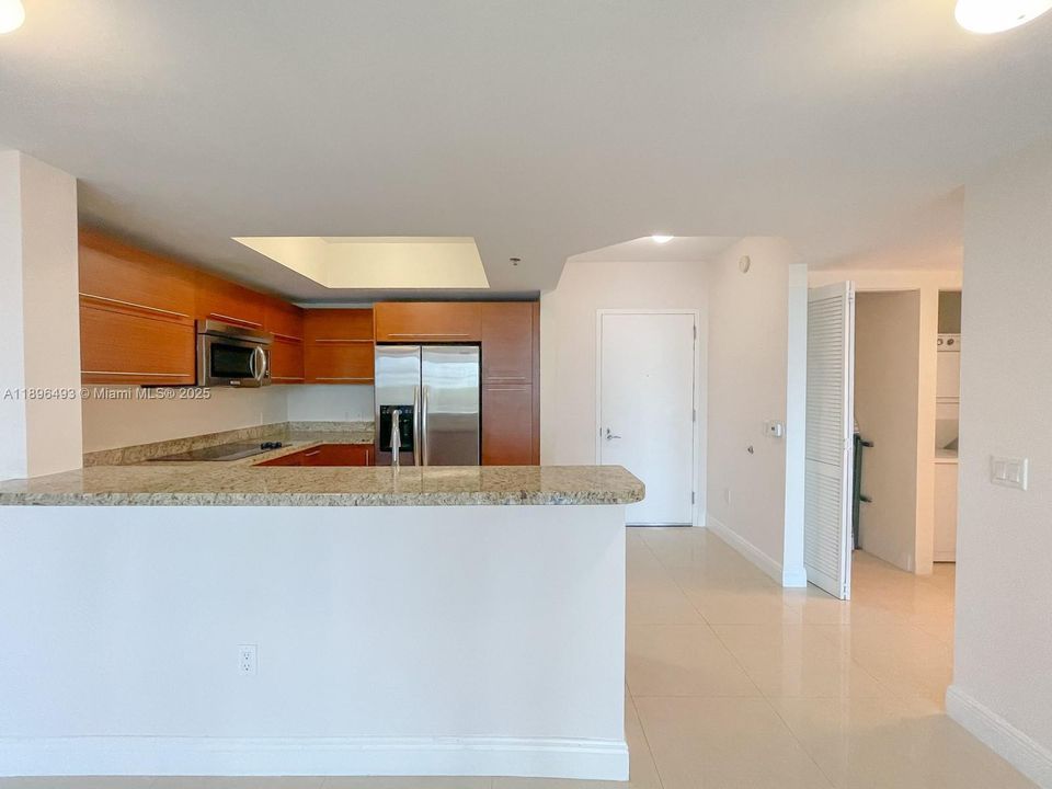 For Rent: $2,600 (2 beds, 2 baths, 1165 Square Feet)