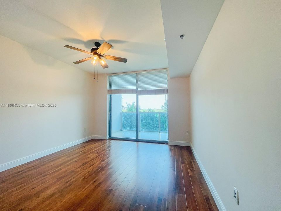 For Rent: $2,600 (2 beds, 2 baths, 1165 Square Feet)