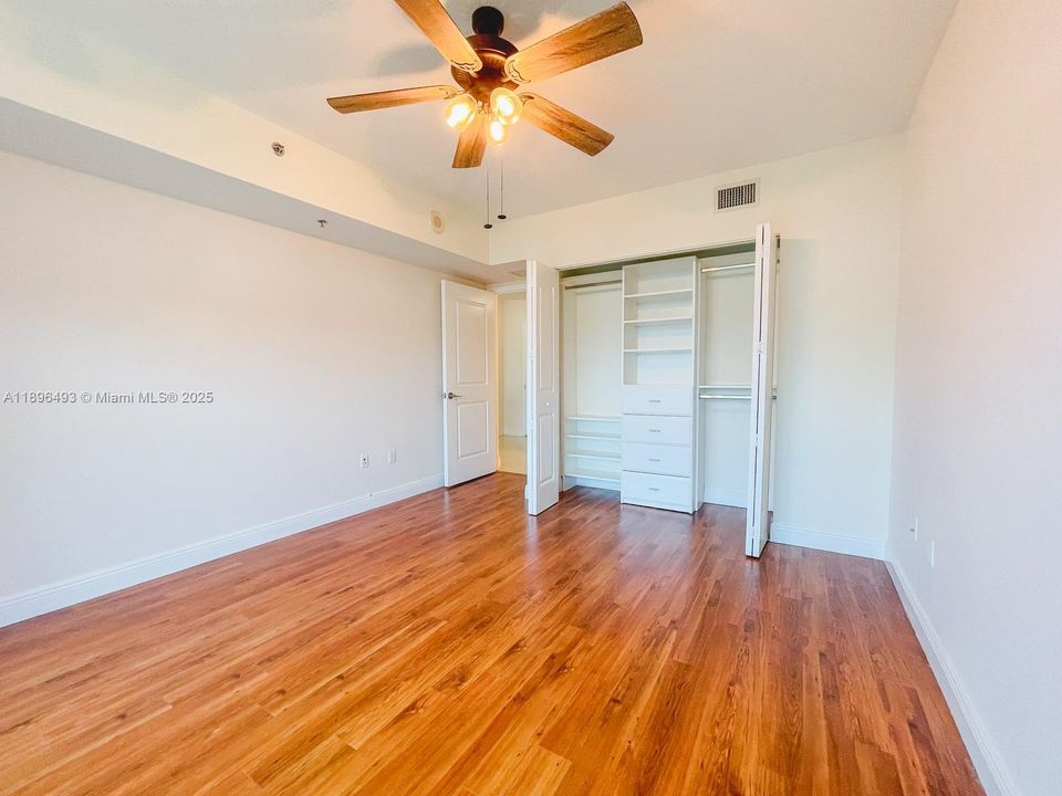 For Rent: $2,600 (2 beds, 2 baths, 1165 Square Feet)