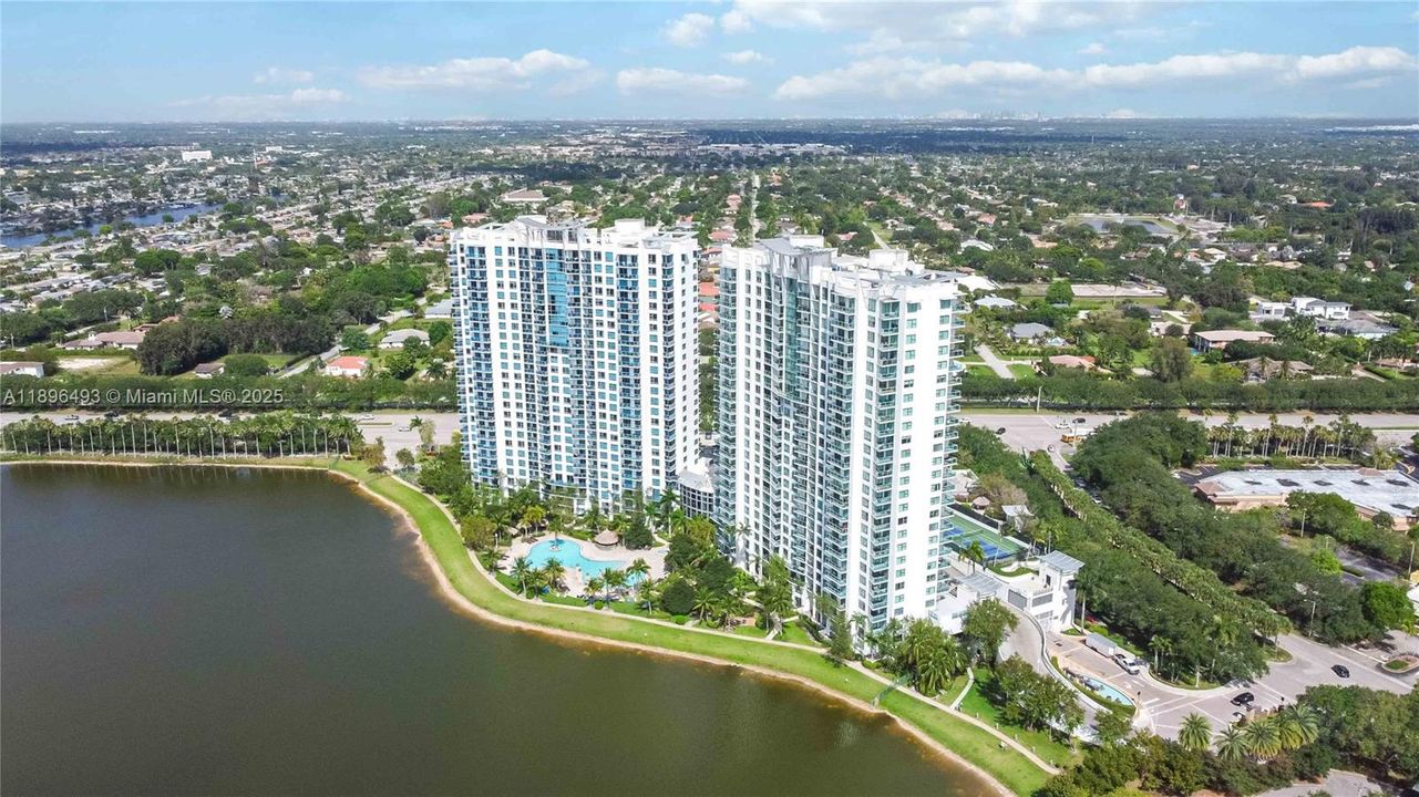 For Rent: $2,600 (2 beds, 2 baths, 1165 Square Feet)