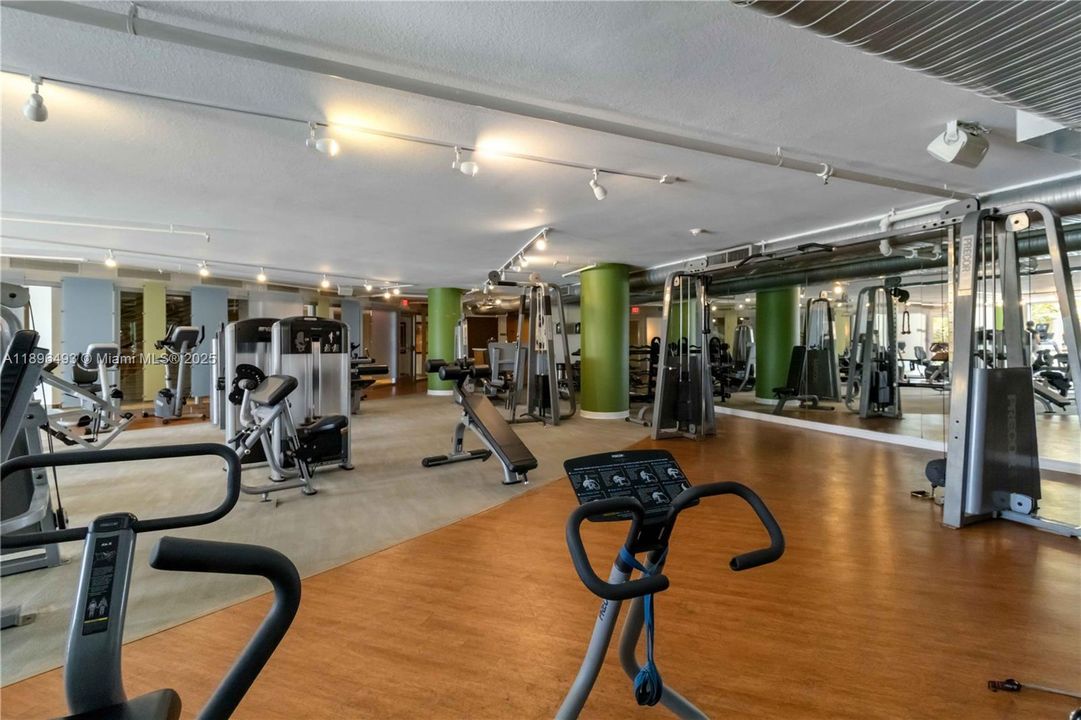 For Rent: $2,600 (2 beds, 2 baths, 1165 Square Feet)