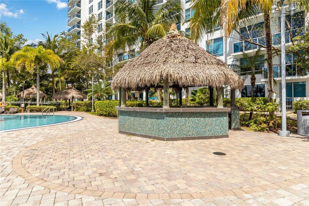 For Rent: $2,600 (2 beds, 2 baths, 1165 Square Feet)