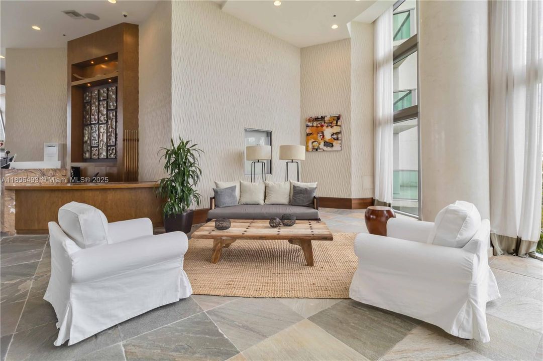 For Rent: $2,600 (2 beds, 2 baths, 1165 Square Feet)